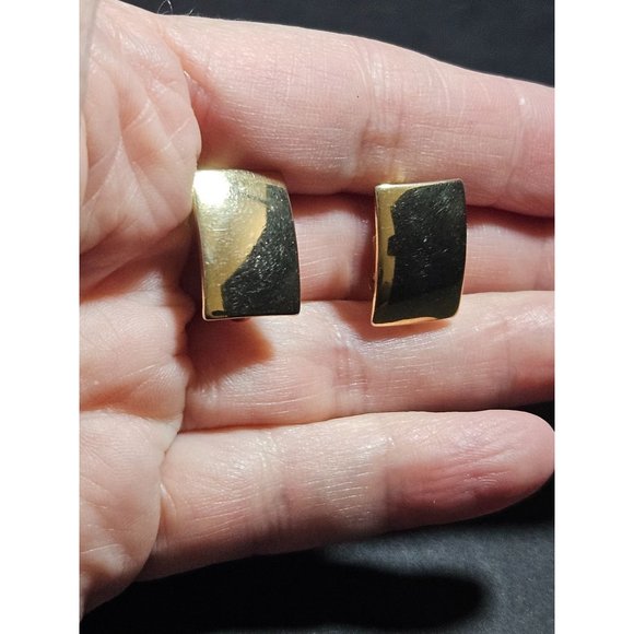 Vintage gold tone clip on earrings - Picture 1 of 8